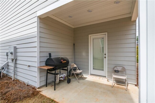Building Photo - 4700 Blake Lp