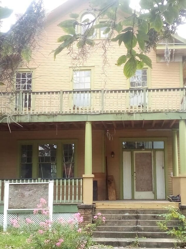 421 W 37th St, Savannah, GA 31401 House Rental in Savannah, GA
