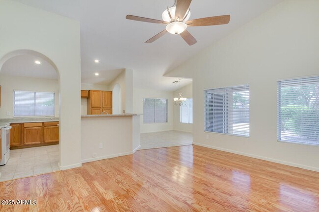 Building Photo - 15870 N 162 Ln