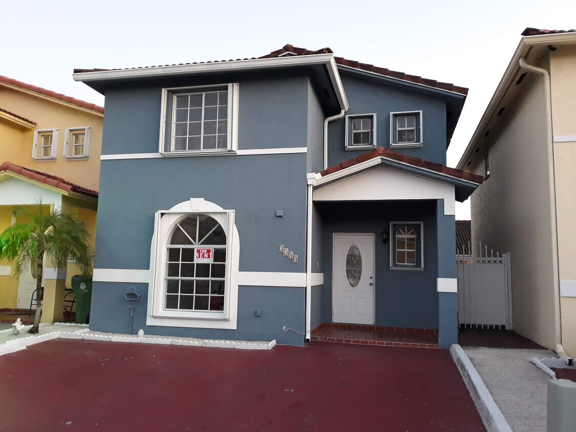 7211 W 24th Ave, Hialeah, FL 33016 Townhome Rentals in Hialeah FL