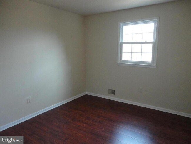 Foto del edificio - 9120 Conservation Way