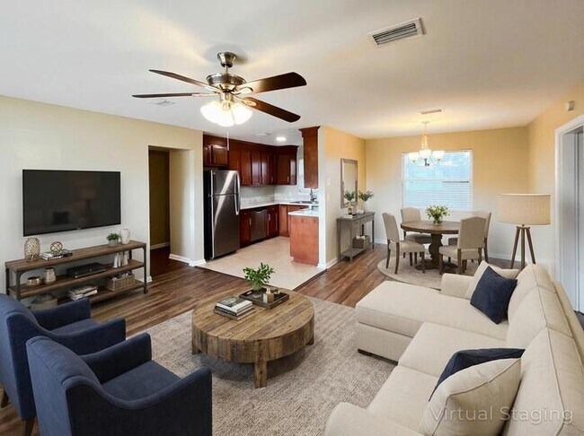 Foto del edificio - 6011 Meadow Ln