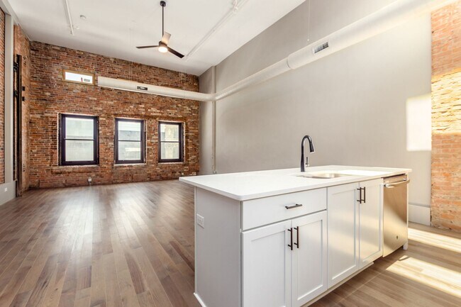 Foto del edificio - 44 N. High St.