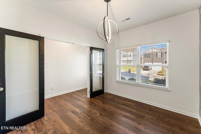 Foto del edificio - 1013 Curly Top Ln