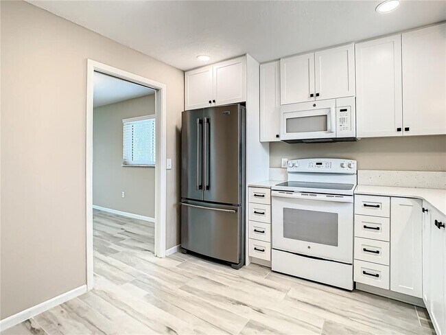 Foto del edificio - 4575 Cove Cir
