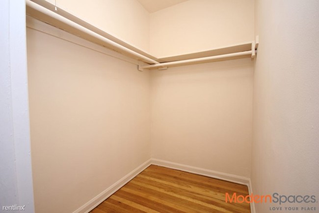 Foto del edificio - 2102 Hoyt Ave S