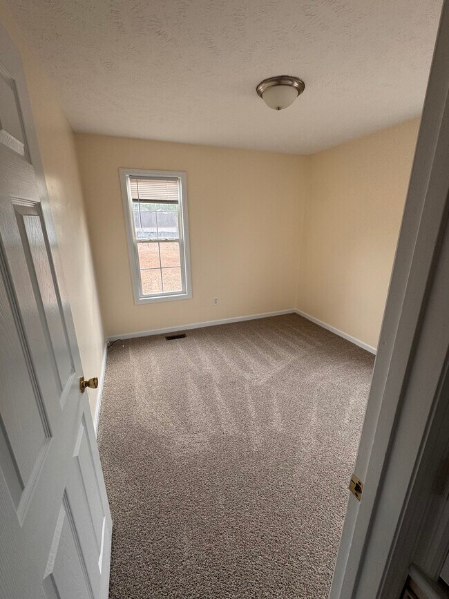 Foto del edificio - 885 Ridge Rd