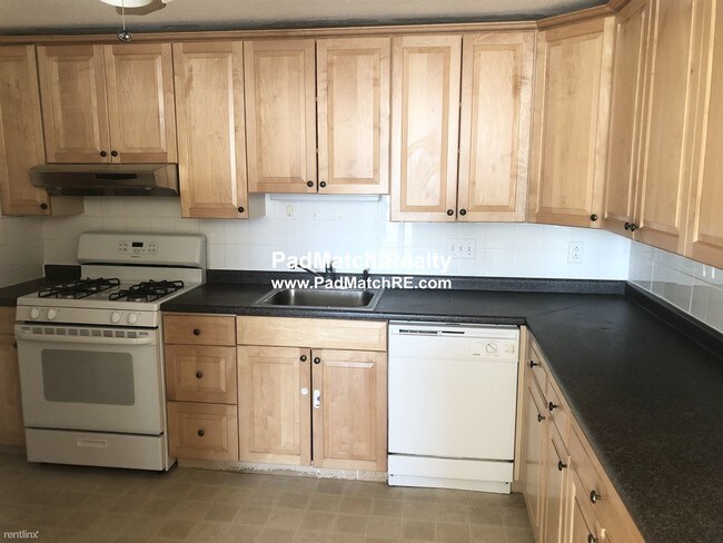 Building Photo - 2 br, 1 bath  - 805 Mount Auburn St