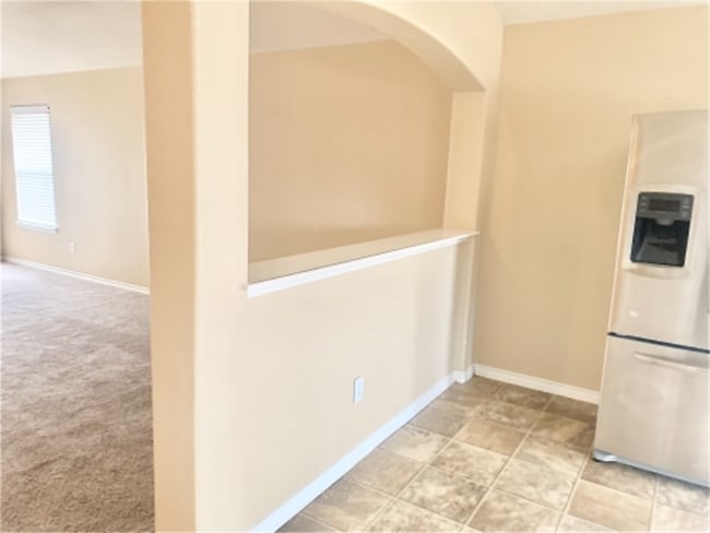 Building Photo - 6537 Mundo Dr