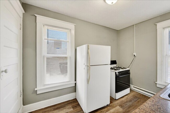 Foto del edificio - 4114 1/2 E Washington Street - $850/mo.