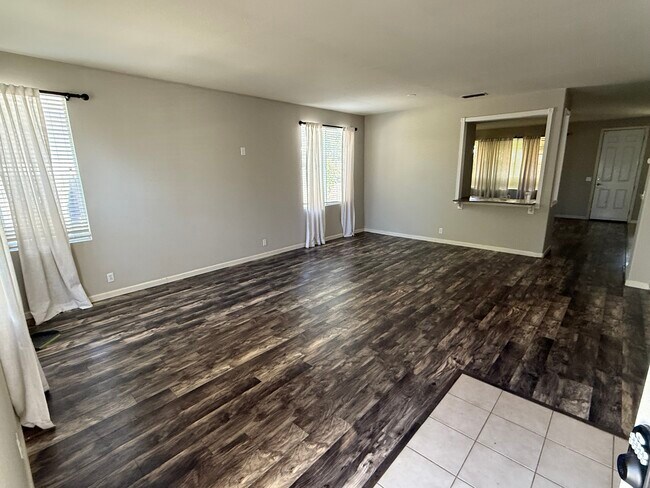 Foto del edificio - 9644 Crisswell Dr