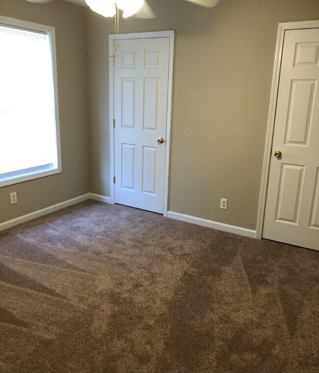 Foto del edificio - 3BD 3BA DUPLEX CLOSE TO TTU FOR RENT