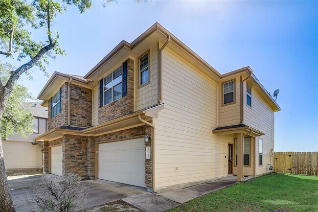 Building Photo - 14408 LILYGATE Ct