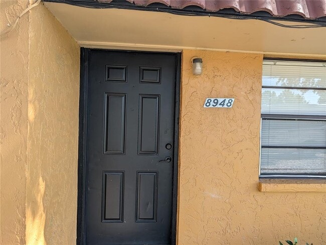 Building Photo - 8944 Temple Terrace Hwy