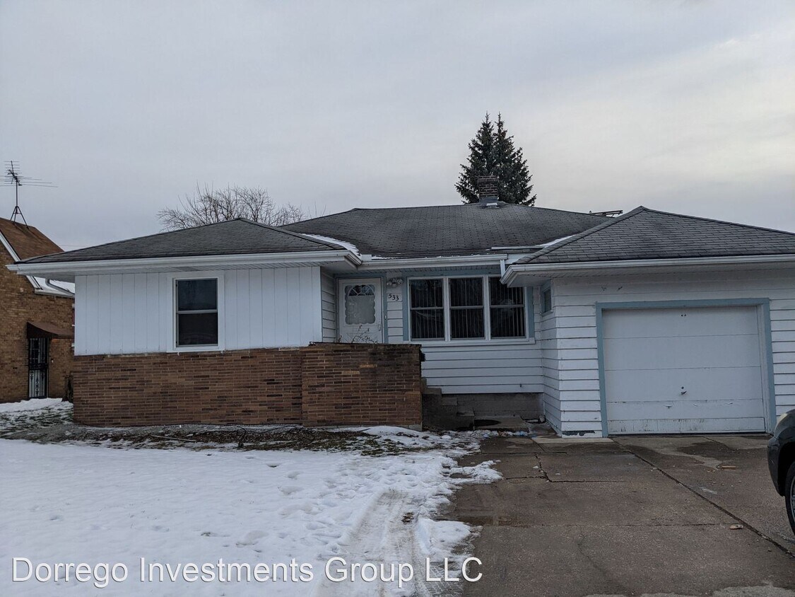 Primary Photo - 3 br, 1 bath House - 533 156th Pl.