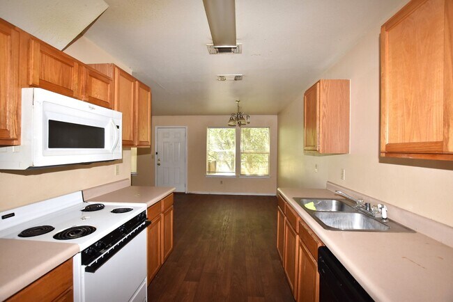 Foto del edificio - HP902 - 902-904 Sagewood Trail