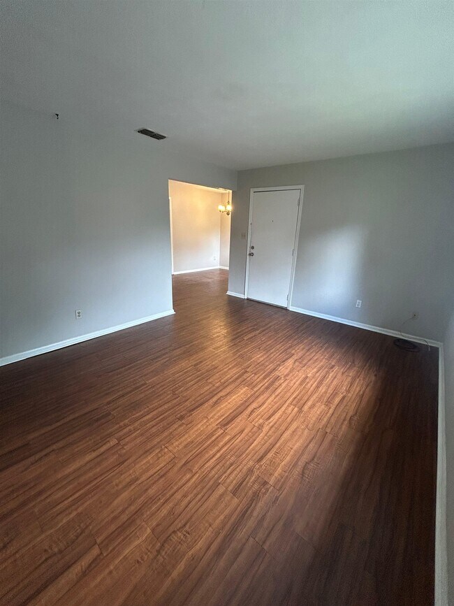 Building Photo - 1445 Willow Bend Way