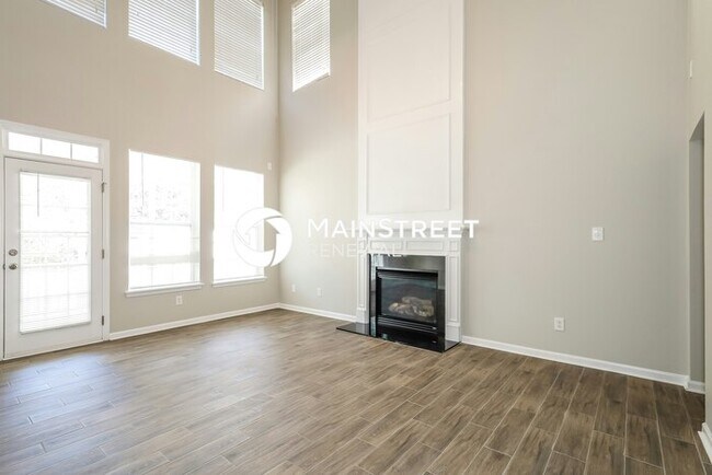 Foto del edificio - 5 Bedroom Pet-Friendly Home in CHARLOTTE, NC with Main Street Renewal