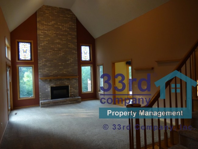 Foto del edificio - 6 Spring Farm Ln