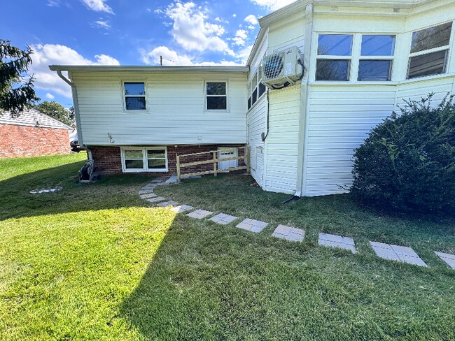 Photo - 4316 Josephine Ave Apartment