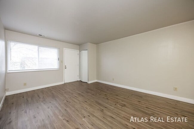 Building Photo - 1809 Eagle View Dr