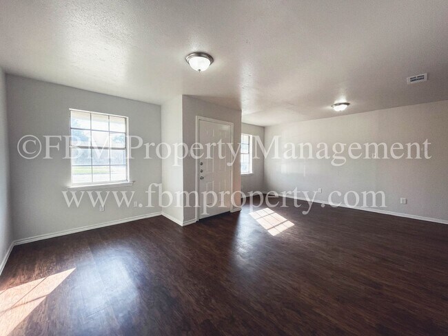 Foto del edificio - 1603 S Hall St