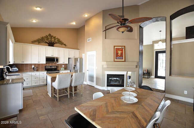 Foto del edificio - 4338 E Desert Marigold Dr