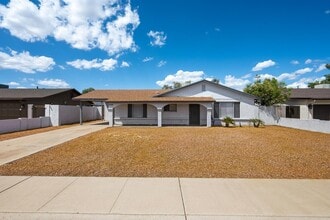 Building Photo - 204 E Duke Dr