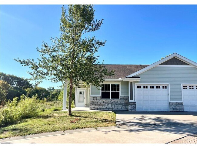Building Photo - 4670 White Bear Pkwy