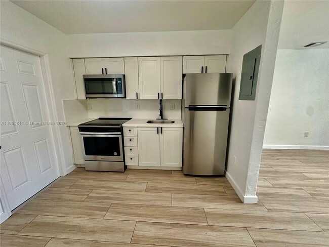 Foto del edificio - 60 NW 42nd St