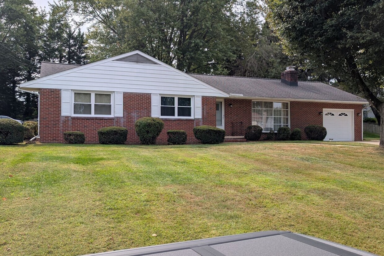 Primary Photo - BEL AIR - GREEN VALLEY MANOR