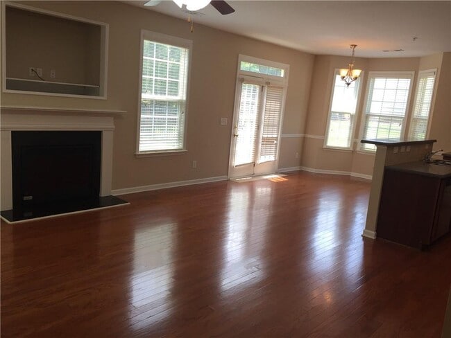 Building Photo - 3338 Castleberry Village Cir