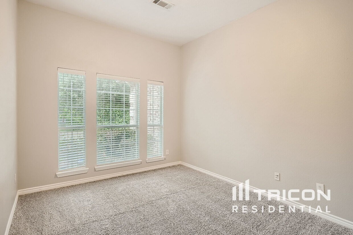 Foto principal - 2710 Hawthorne Dr