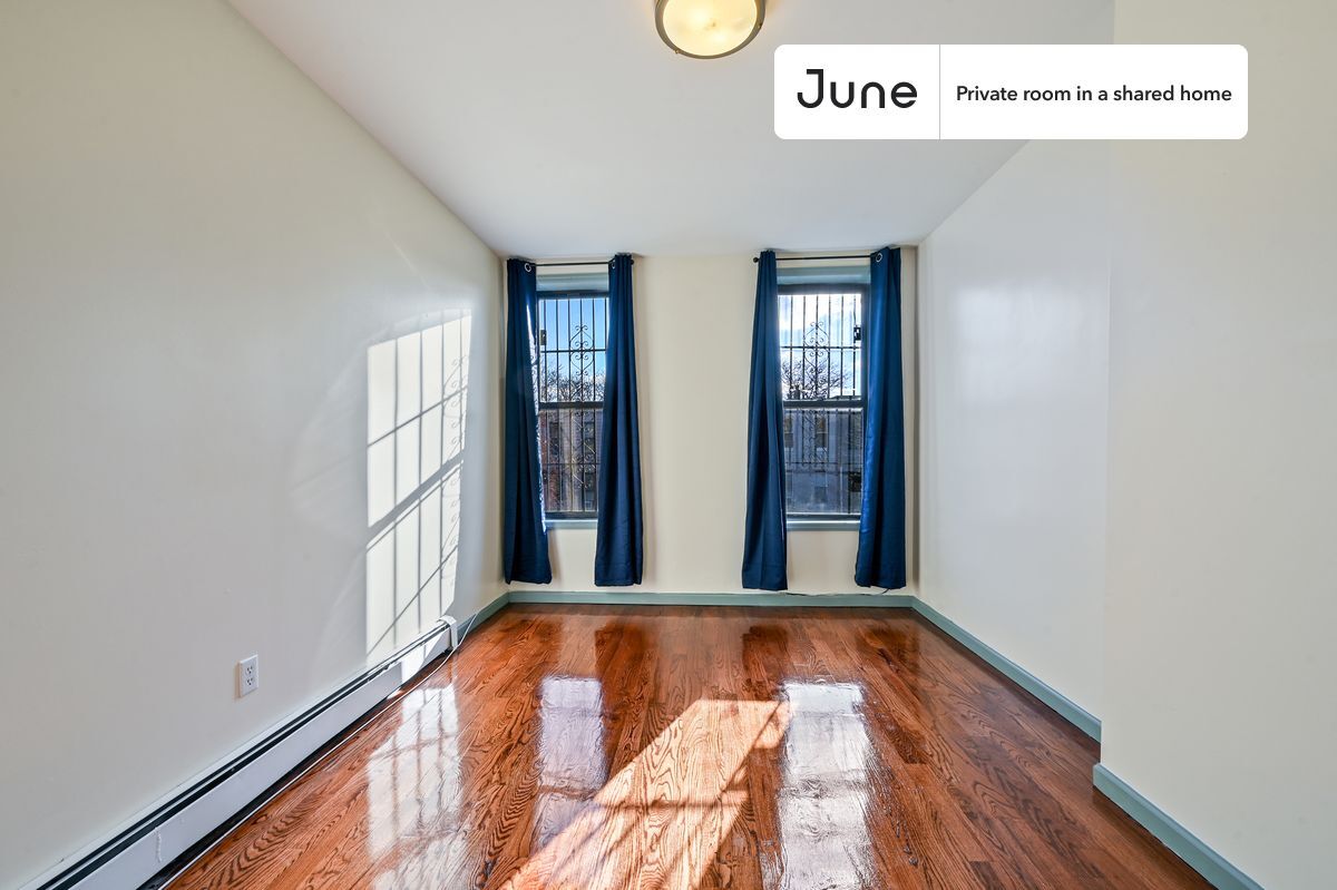 Private bedroom in 3 bed/1 bath Home - Private bedroom in 3 bed/1 bath Home