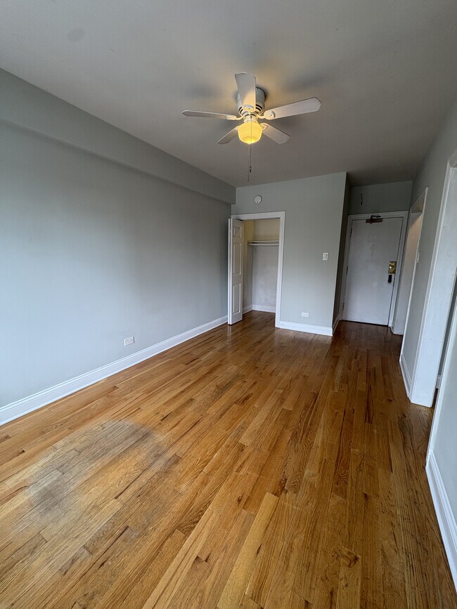 Foto del edificio - 1154 N Dearborn St