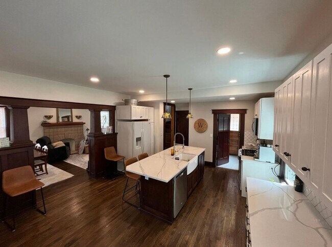 Kitchen - 2739 Willard Ave