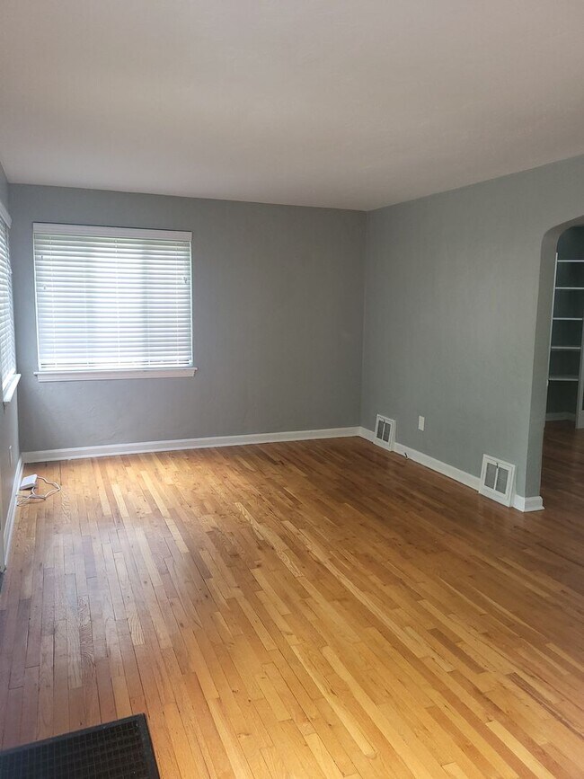 Foto del edificio - Beautiful 3 bedroom house in Brookline