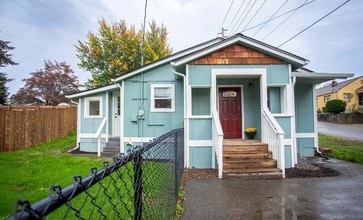 Building Photo - 1302 N Montgomery Ave