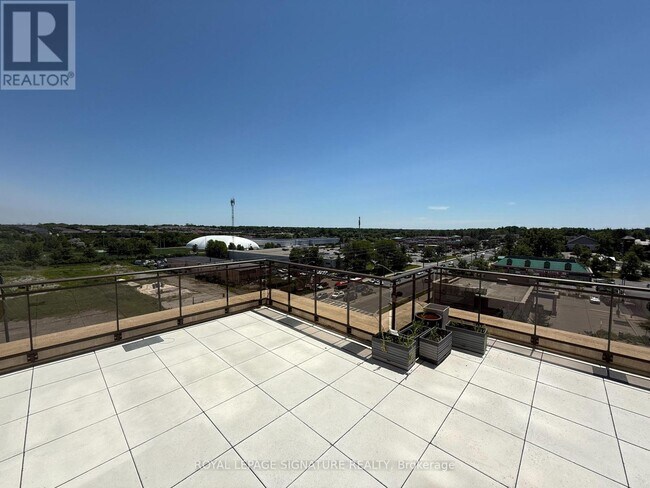 Photo du bâtiment - 9500 Markham Rd