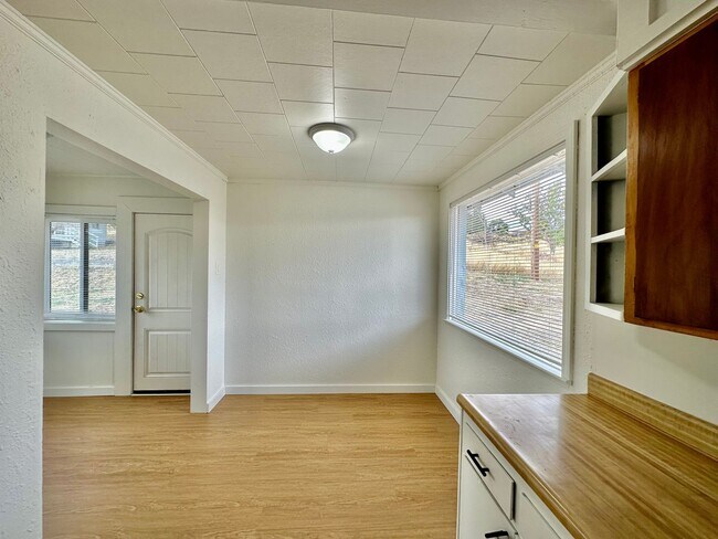 Foto del edificio - 2bdrm, 1 bath house with shed near Jeld We...