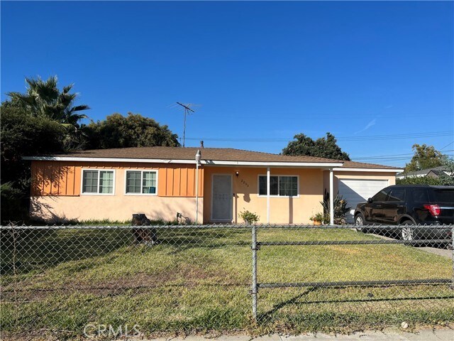 Primary Photo - 2233 S Encino Pl