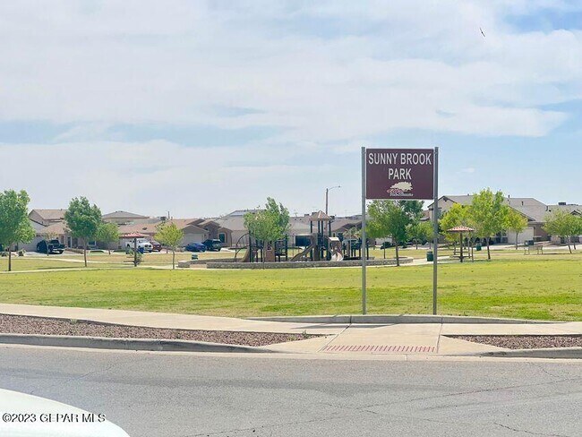 Foto del edificio - 14536 Shady River