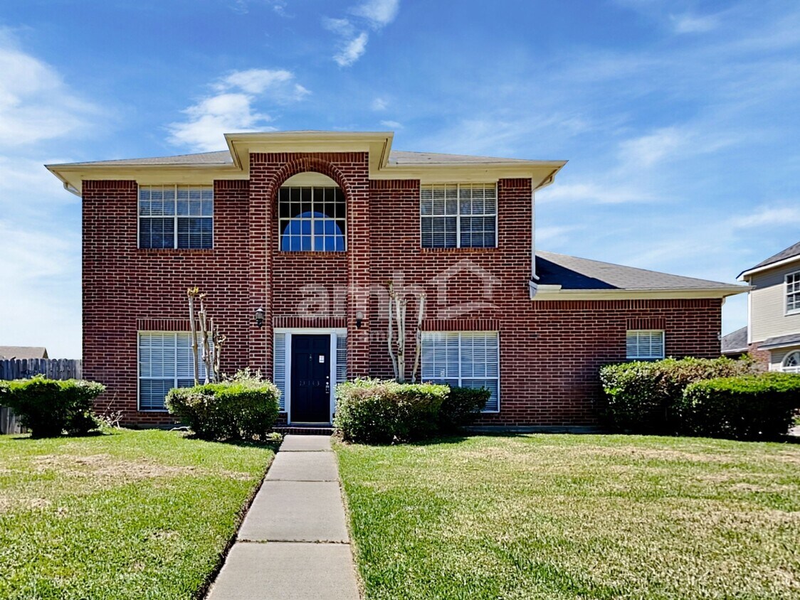 Primary Photo - 13143 Mills River St