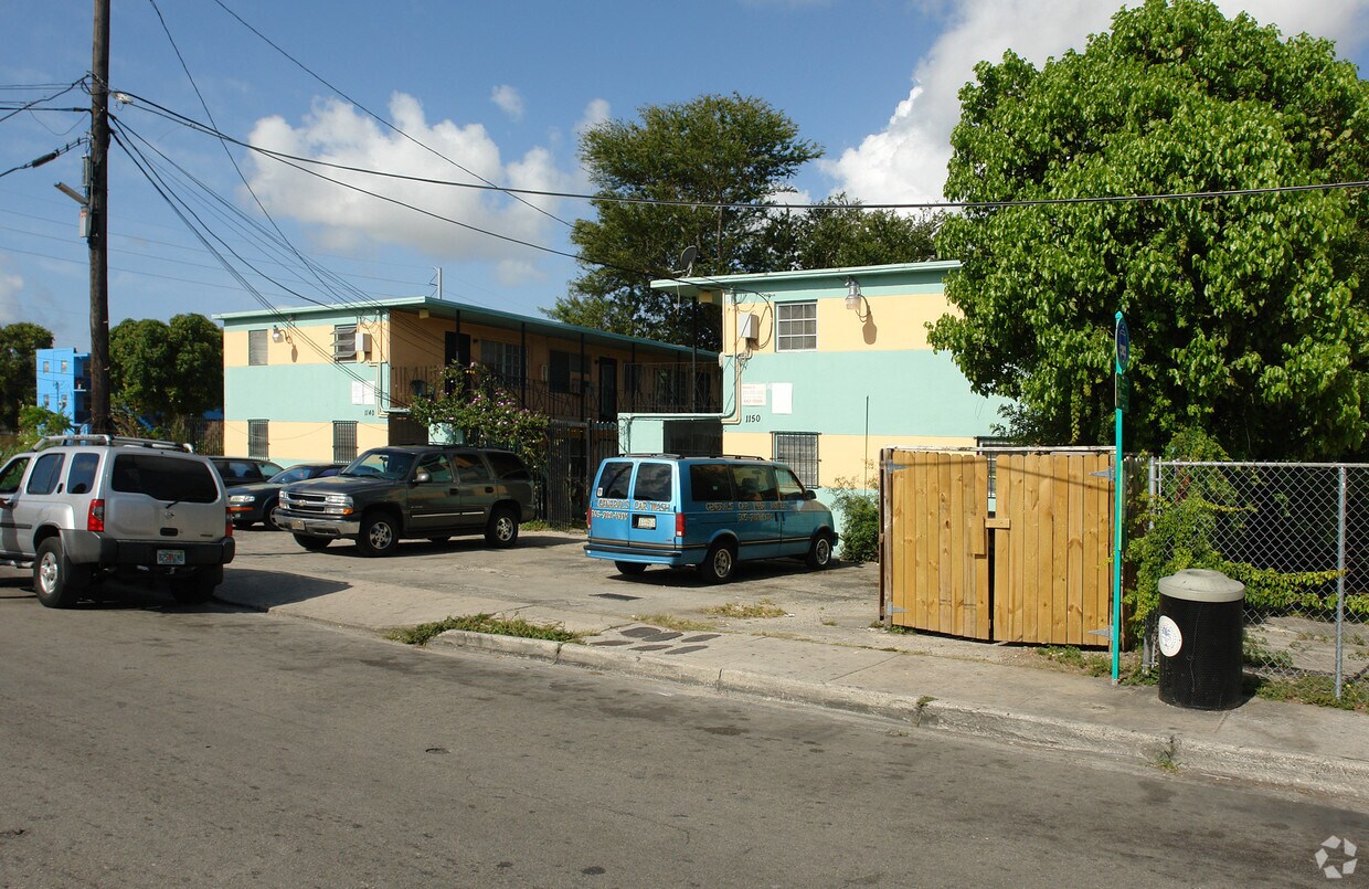 Foto del edificio - 1140-1150 NW 1 Pl