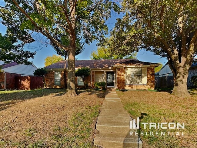 Building Photo - 2417 Highmont Dr