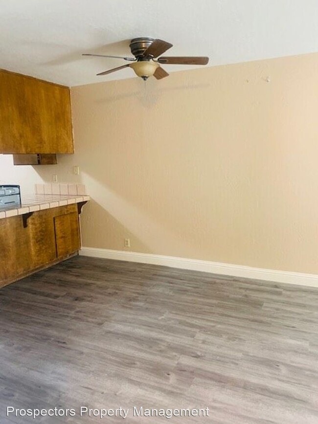 Building Photo - 2 br, 1 bath House - 200 E. Edmundson Ave