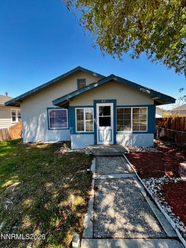Building Photo - 645 Churchill St