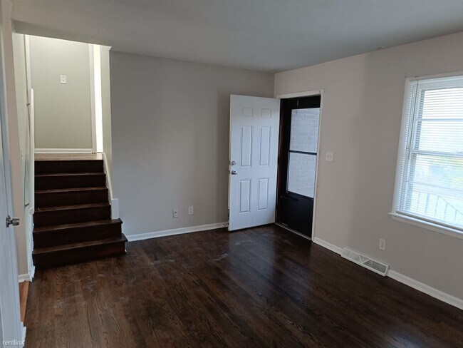 Building Photo - 2 br, 1 bath Duplex - 3218 Elmwood Avenue ...