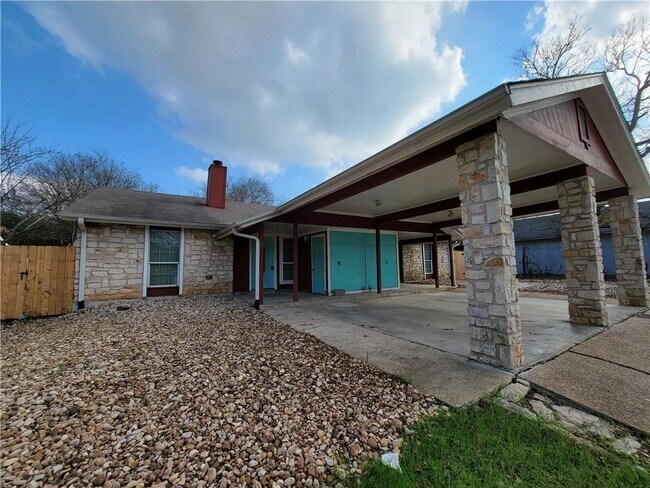 Building Photo - 2903 Catalina Dr