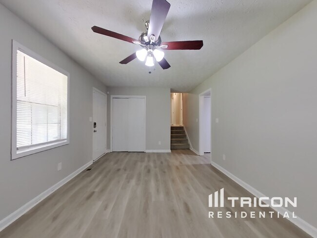 Building Photo - 4211 Clearview Dr